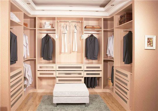 定制衣柜價格高不高？定制衣柜要不要做到頂很糾結(jié)？