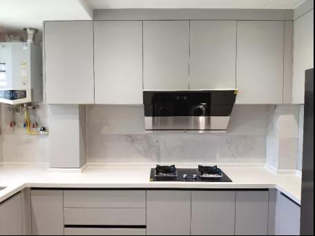 廚房裝修設(shè)計(jì)效果圖：這樣設(shè)計(jì)裝修太實(shí)用