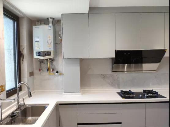 廚房裝修設(shè)計(jì)效果圖：這樣設(shè)計(jì)裝修太實(shí)用